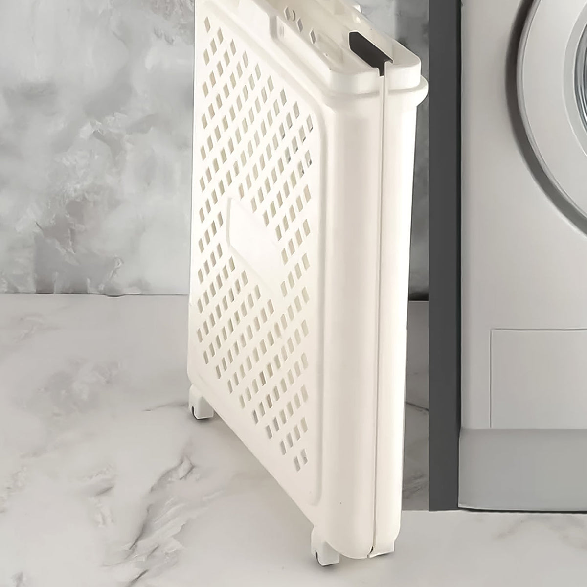 Lightweight foldable washing basket with ergonomic handles