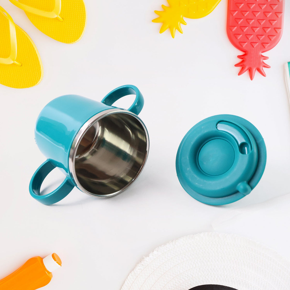 Insulated kids sipper mug with straw and dual handles for temperature retention