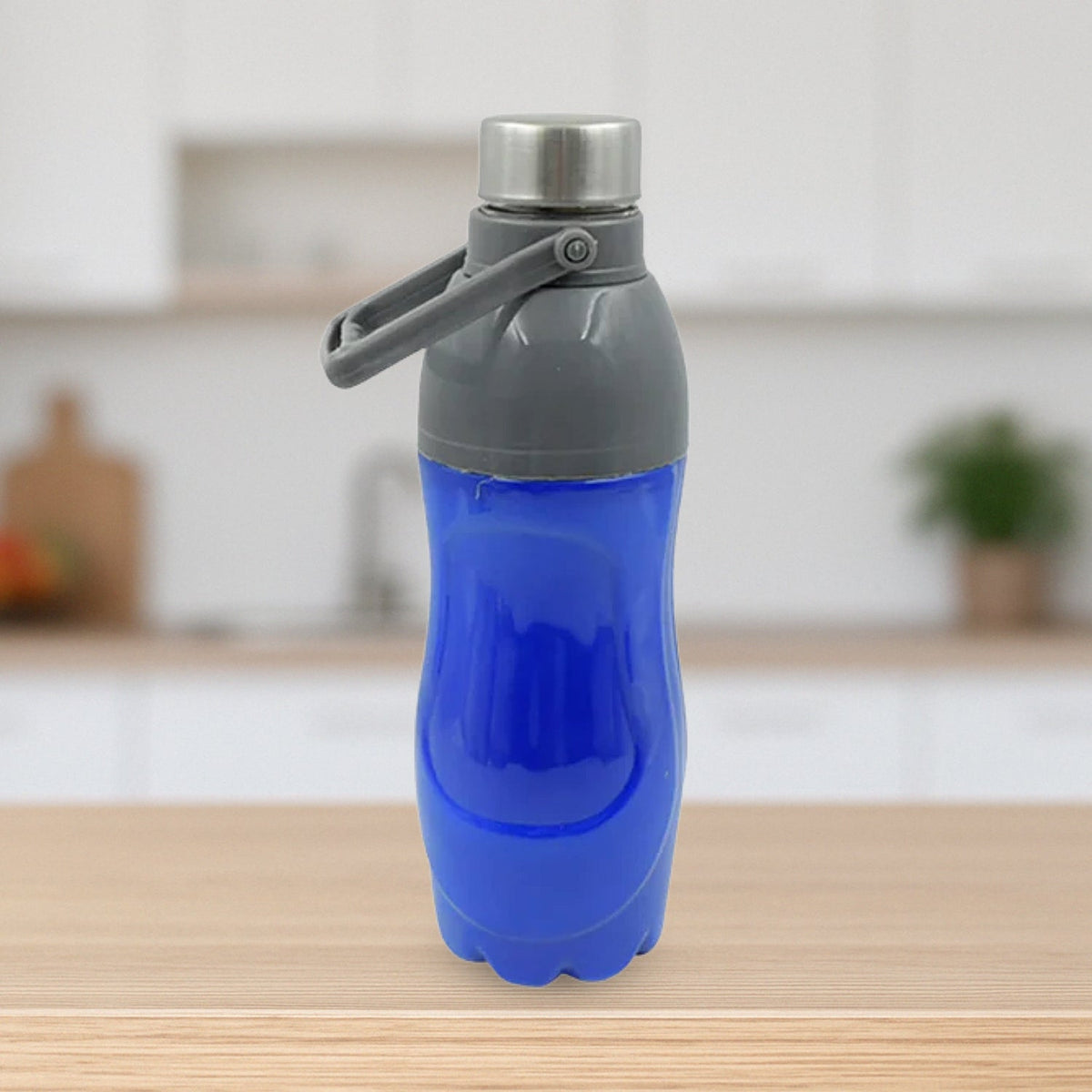 Leakproof BPA-Free plastic insulated water bottle, ideal for gym and outdoor activities.